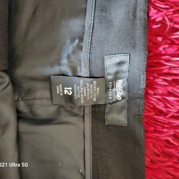 Classic Black Pencil Skirt - Picture 3 of 3